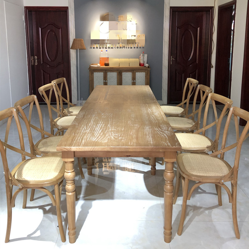Choosing the Right Dining Table Size for Your Family and Apartment